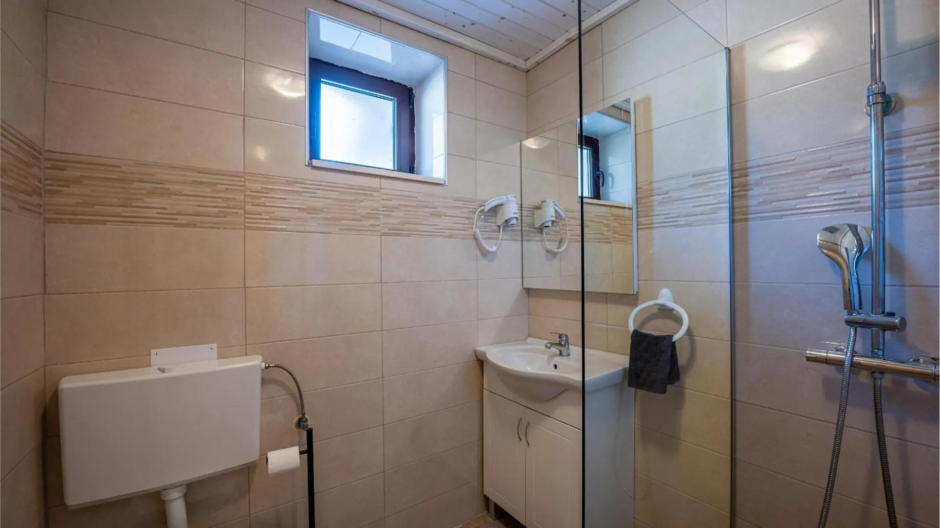 Mountain Escape House With Indoor Pool Villa Fužine